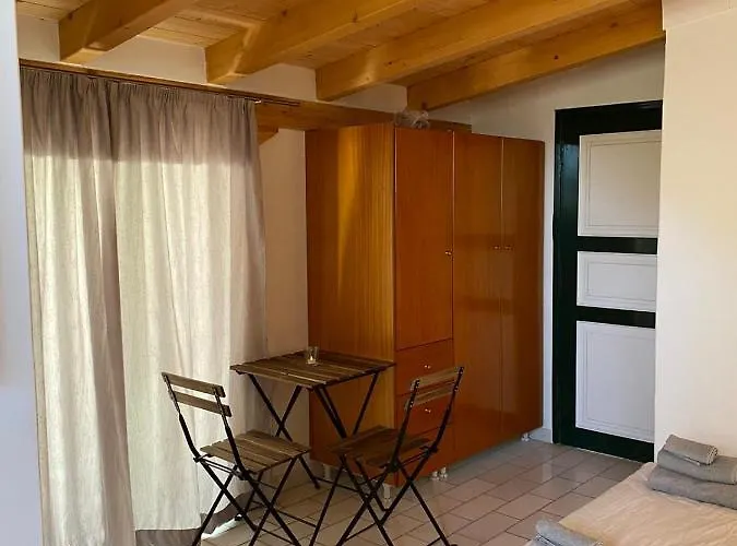 Studio Apartments *