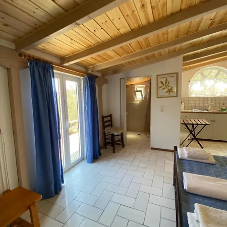 Studio Apartments *